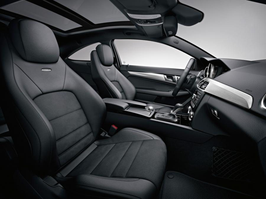  Mercedes-Benz C63 AMG Coupe 2012 года  (фото 2 из 113)